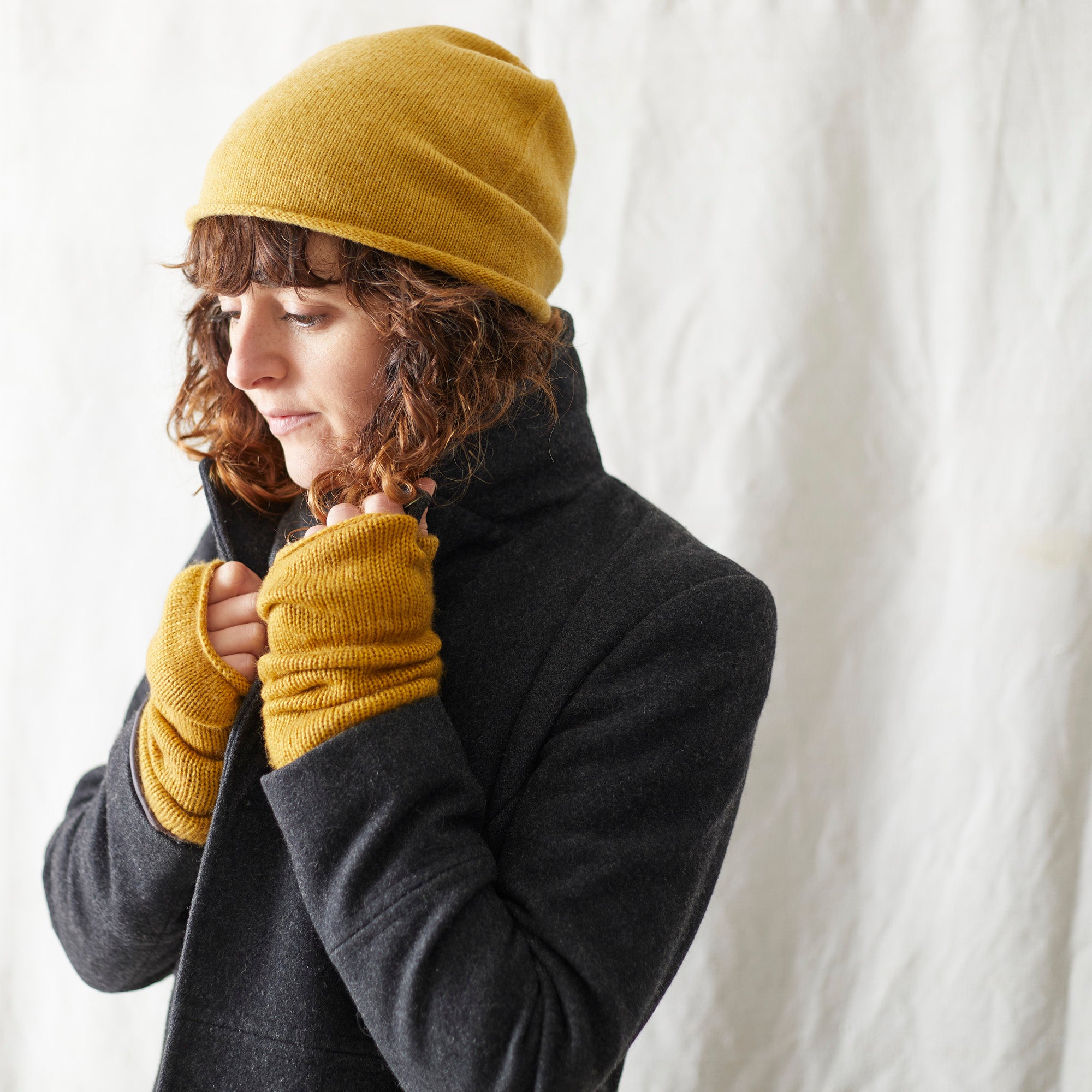 SAGLO Unisex Merino Wristwarmer Fingerless Gloves / Mustard Yellow