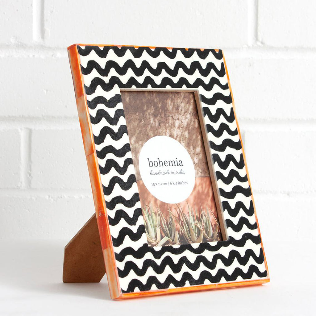 Wave Photo Frame